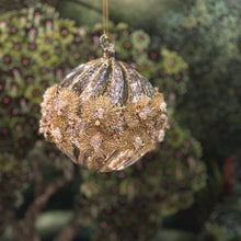 Ladda bild till bildvisaren Antique Whirl Glass Ball Silver