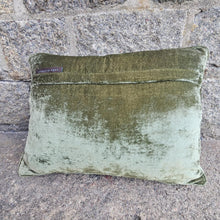 Ladda bild till bildvisaren Cushion Deluxe Embroidery Tiana Light Green 30x40cm