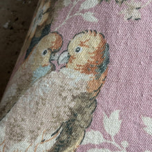 Ladda bild till bildvisaren Cushion Vintage Birds 50x50cm
