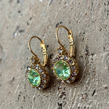 Ladda bild till bildvisaren Vintage Earring Chrysolite (No.238)