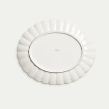 Ladda bild till bildvisaren Oyster Oval Plate 35x30cm - Rosa