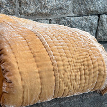 Ladda bild till bildvisaren Throw Deluxe 130x170cm Sand / Beige Fr.