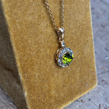Ladda bild till bildvisaren Vintage Necklace Olivine (Nr.228)