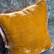 Ladda bild till bildvisaren Cushion Deluxe Oro/ Beige Fr. 45x45cm