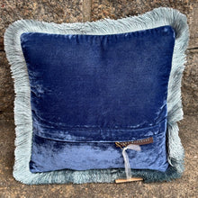 Ladda bild till bildvisaren Cushion Deluxe Cobalt/64 Fr. 27x27cm