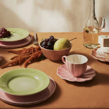 Ladda bild till bildvisaren Oyster Kopp med fat 25 cl - Ljusrosa