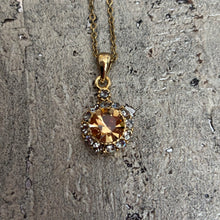 Ladda bild till bildvisaren Vintage Necklace Topaz (Nr.203)