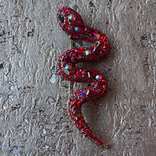 Ladda bild till bildvisaren Brosch Red Snake