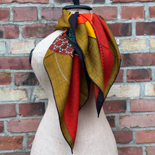 Ladda bild till bildvisaren Ull- och sidensjal Anna