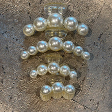 Ladda bild till bildvisaren Hårklämma Pearls White