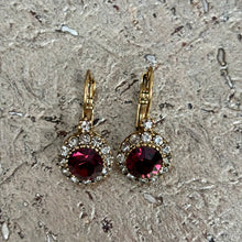 Ladda bild till bildvisaren Vintage Earring Burgundy (No.515)