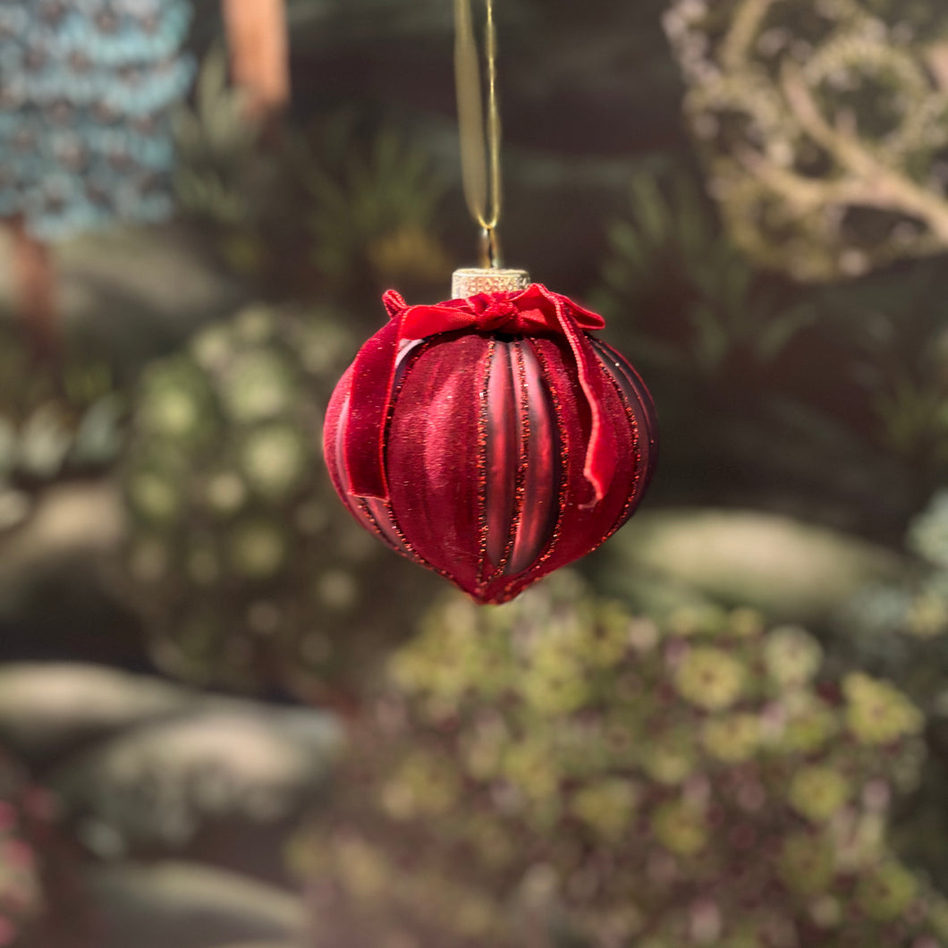 Glass Ornament Burgundy 8cm (p28598-3)