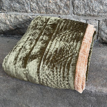 Ladda bild till bildvisaren Throw New Olive/Beige Fr. 130x170cm