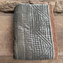 Ladda bild till bildvisaren Throw Lake/Sandstone Fr. 130x170cm