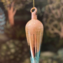 Ladda bild till bildvisaren Glass Icicle White/Green 25cm