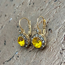 Ladda bild till bildvisaren Vintage Earring Light Topaz (No.226)