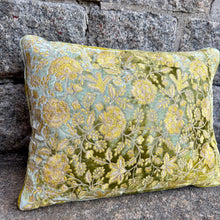 Ladda bild till bildvisaren Cushion Deluxe Embroidery Tiana Shaded Mint 30x40cm