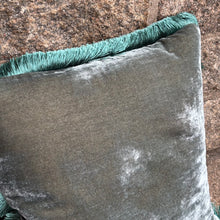Ladda bild till bildvisaren Cushion Deluxe Lake Blue/Air Blue Fr. 45x45cm