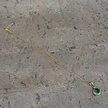 Ladda bild till bildvisaren Vintage Necklace Emerald (Nr.205)