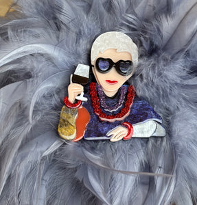 Brosch Iris Apfel w. Wine