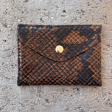 Ladda bild till bildvisaren Card Holder Snake Skin - Brown