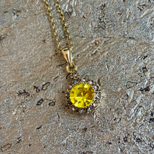 Ladda bild till bildvisaren Vintage Necklace Light Topaz (No.226)