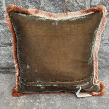 Ladda bild till bildvisaren Cushion Deluxe New Olive Beige Fr 45x45cm