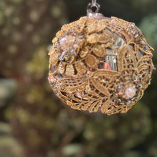 Ladda bild till bildvisaren Shiny Pearl Glass Ball