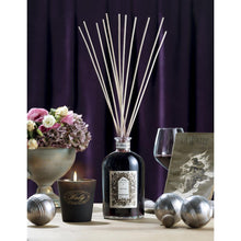 Ladda bild till bildvisaren Wally Divino Scented Candle