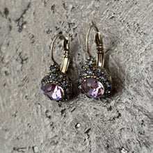 Ladda bild till bildvisaren Vintage Earring Cyclamen Opal (No.398)