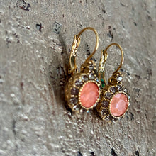 Ladda bild till bildvisaren Vintage Earring Peach (New)