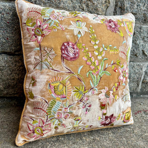 Cushion Deluxe MME Bovary Embroidery Sand 40x40cm
