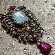 Ladda bild till bildvisaren Brosch Grande Royal