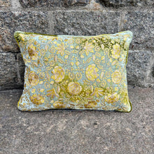 Ladda bild till bildvisaren Cushion Deluxe Embroidery Tiana Shaded Mint 30x40cm