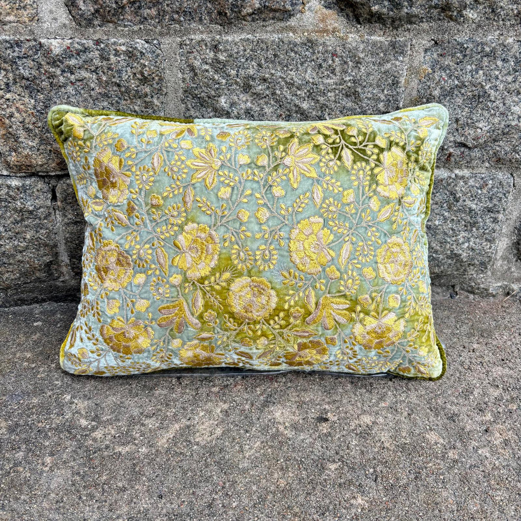 Cushion Deluxe Embroidery Tiana Shaded Mint 30x40cm