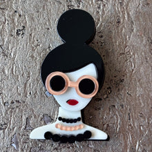 Ladda bild till bildvisaren Brosch Chic Lady Laura