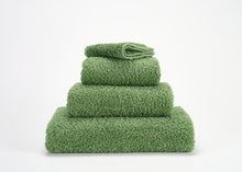Ladda bild till bildvisaren Towel Super Pile - Forest