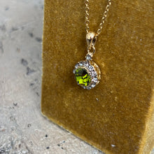 Ladda bild till bildvisaren Vintage Necklace Olivine (Nr.228)
