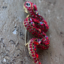 Ladda bild till bildvisaren Brosch Red Snake