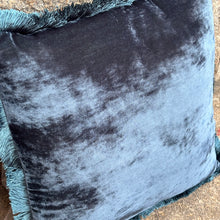Ladda bild till bildvisaren Cushion Deluxe Opera/Indigo Fr. 45x45cm