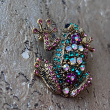 Ladda bild till bildvisaren Brosch Sparkling Frog