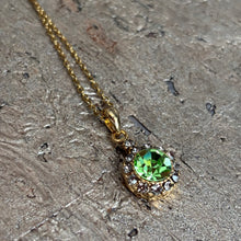 Ladda bild till bildvisaren Vintage Necklace Peridot (Nr.214)