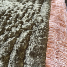 Ladda bild till bildvisaren Throw New Olive/Beige Fr. 130x170cm
