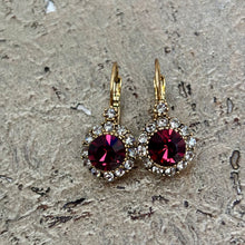 Ladda bild till bildvisaren Vintage Earring Burgundy (No.515)