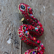 Ladda bild till bildvisaren Brosch Red Snake