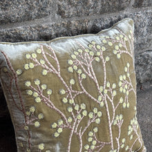Ladda bild till bildvisaren Cushion Deluxe Berries Silver Green 40x40cm