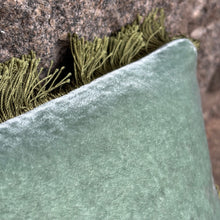 Ladda bild till bildvisaren Cushion Deluxe Lagoon/Green Fr 27x27cm