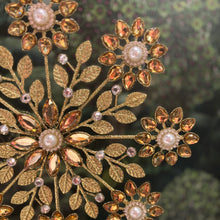 Ladda bild till bildvisaren Pearl Flower Snowflake Tree Topper 35,5cm