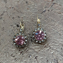 Ladda bild till bildvisaren Vintage Earring Cyclamen Opal (No.398)