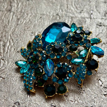 Ladda bild till bildvisaren Brosch Grande Bleu